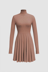 Vestido mini de manga larga y cuello alto