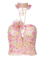 Tops cortos florales con cuello halter y hombros descubiertos