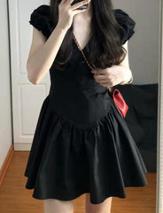 Vestido de princesa plisado con escote en V y manga corta, sin espalda