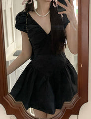 Vestido de princesa plisado con escote en V y manga corta, sin espalda