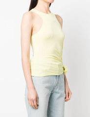 Camiseta sin mangas con cuello redondo y adornos de rosas