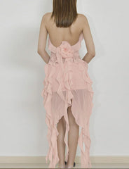 Top sin mangas de malla con decoración floral y abertura con ribete de volantes para