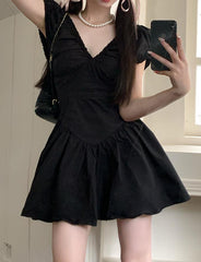 Vestido de princesa plisado con escote en V y manga corta, sin espalda