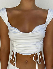 Kurze Weste mit Swing-Ausschnitt und Kordelzug