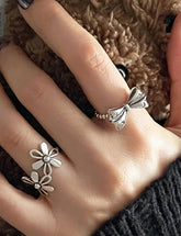 Anillo abierto simple de plata con lazo retro