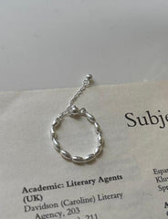 Anillo abierto simple de plata con flor retro