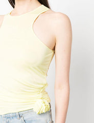 Camiseta sin mangas con cuello redondo y adornos de rosas