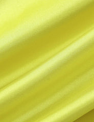 Conjunto de top corto de satén y falda larga