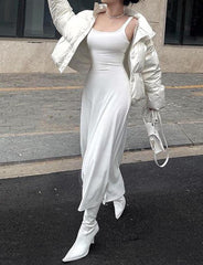 Vestido largo acampanado cruzado de cintura alta sin mangas