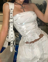 Trägerloses Crop-Top mit Rüschenfransen und Schnürung