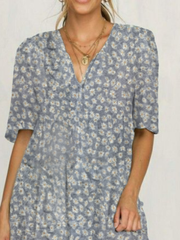 Vestidos casuales de manga corta con margaritas de talla grande