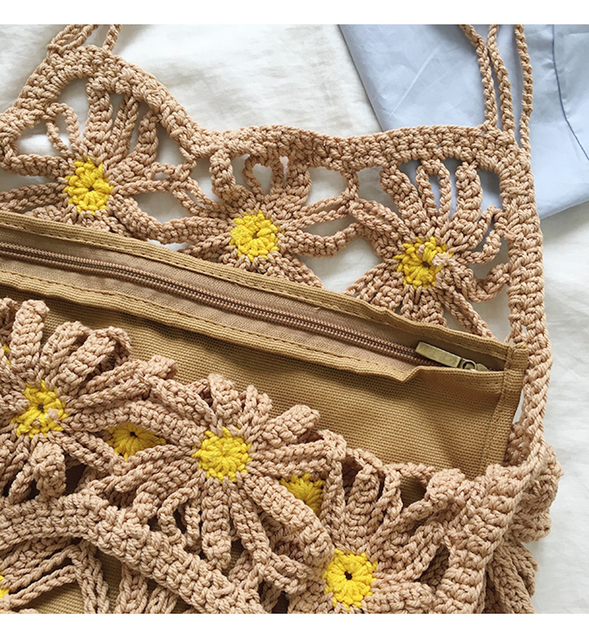 Retro Daisy Cotton Knitted Shoulder Bag