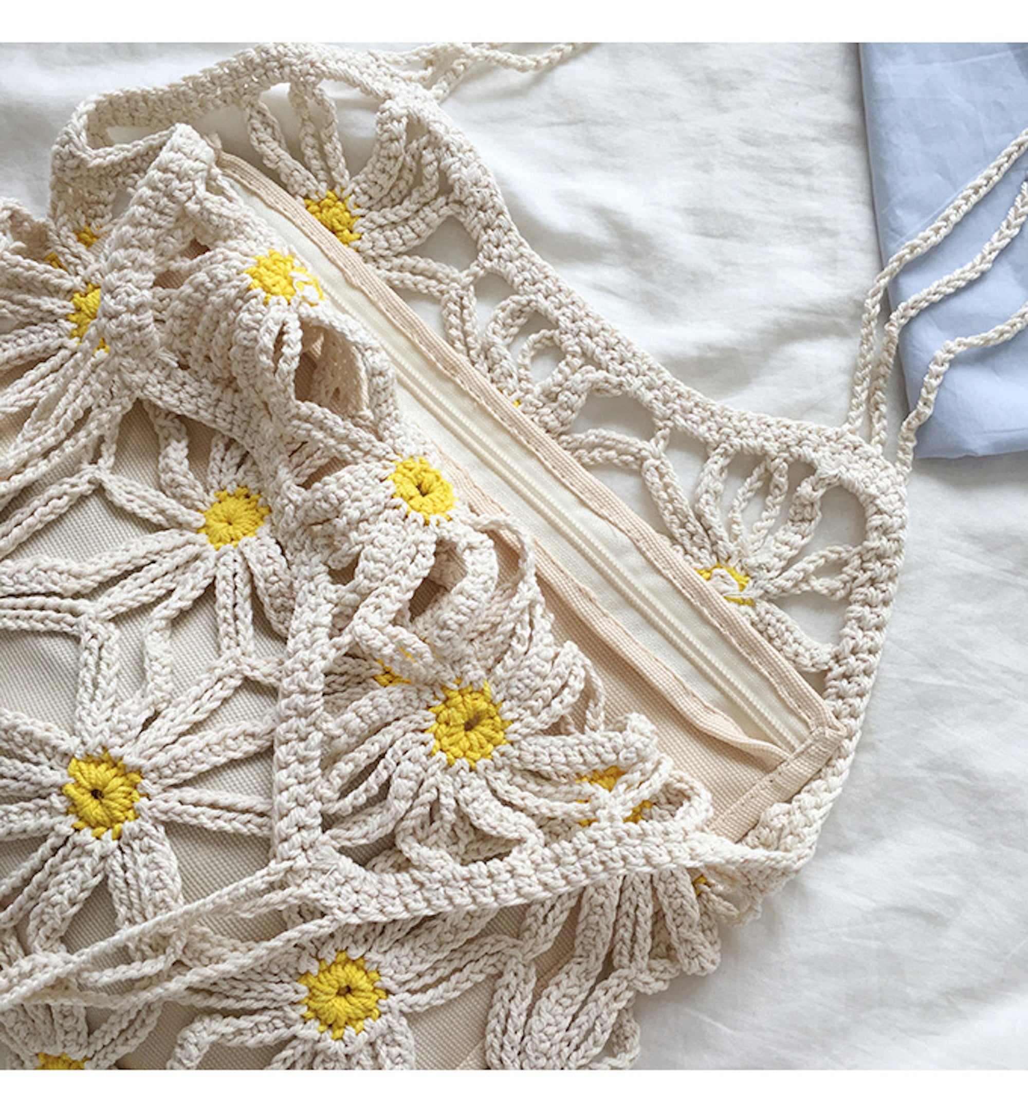 Retro Daisy Cotton Knitted Shoulder Bag