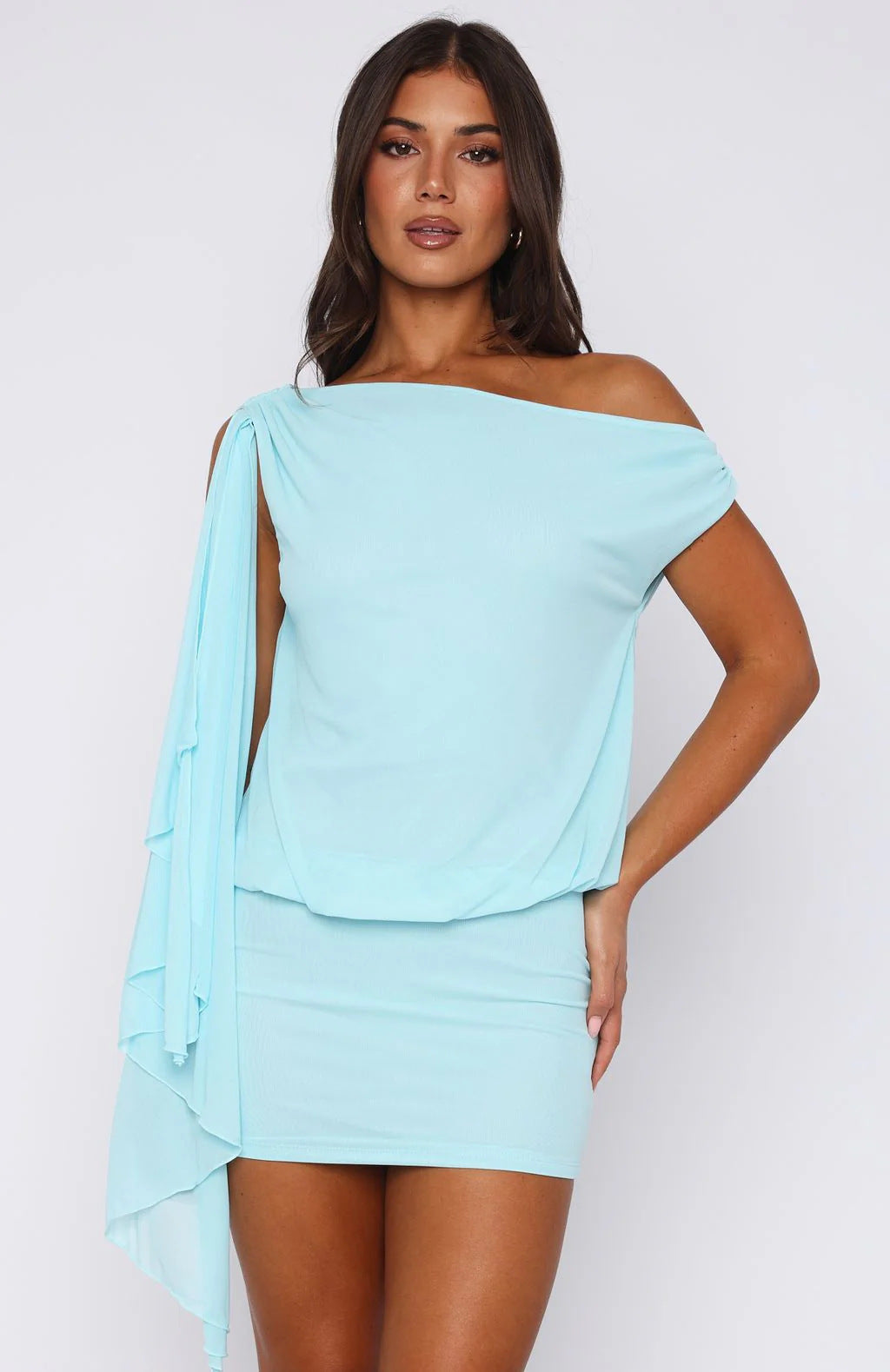 One-shoulder ribbon backless irregular hip-hugging dress
