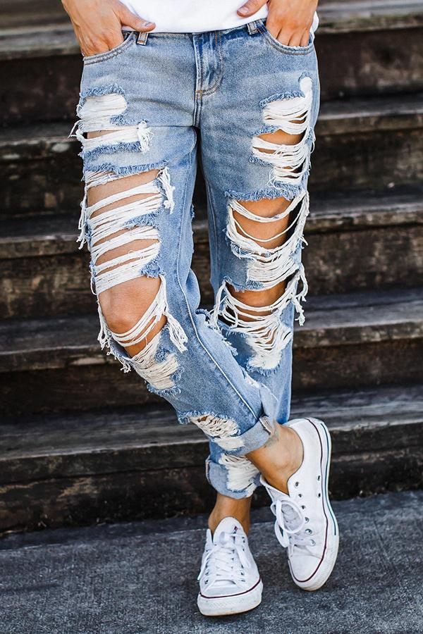 On-trend Ripped Straight Jeans