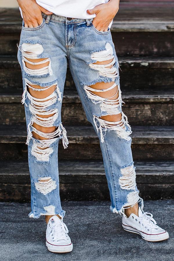 On-trend Ripped Straight Jeans